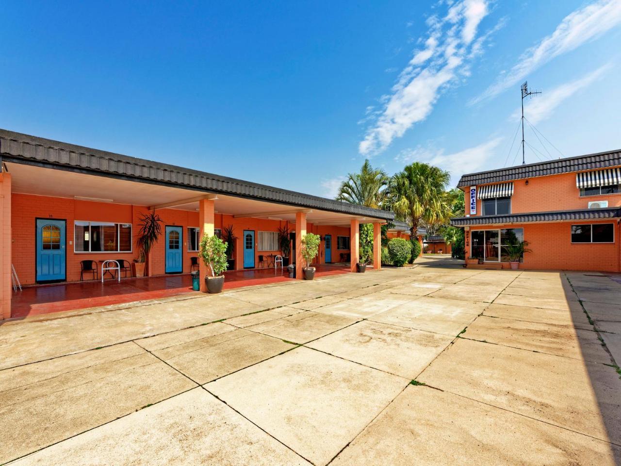 Riviera Motel Bundaberg Buitenkant foto